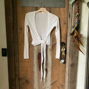 Shrug white cotton sweet ribbed edging